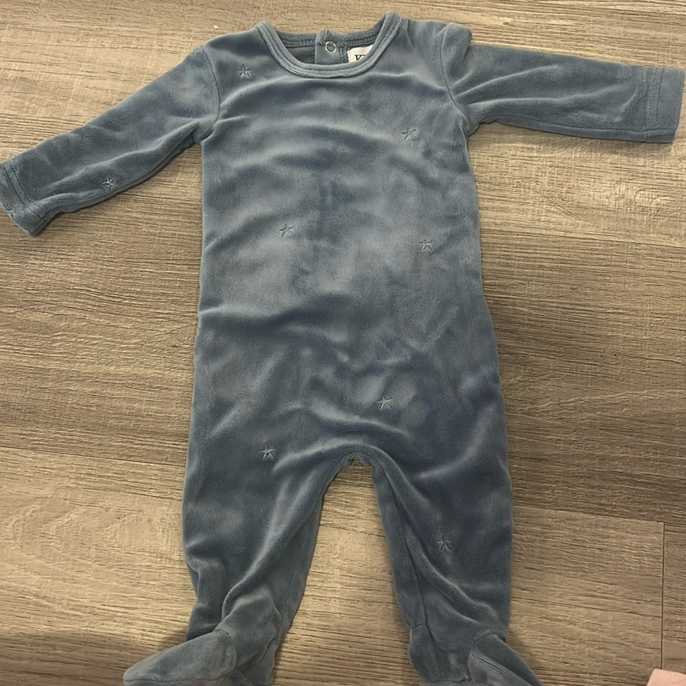 Kipp navy blue velour footiwbwith star design
